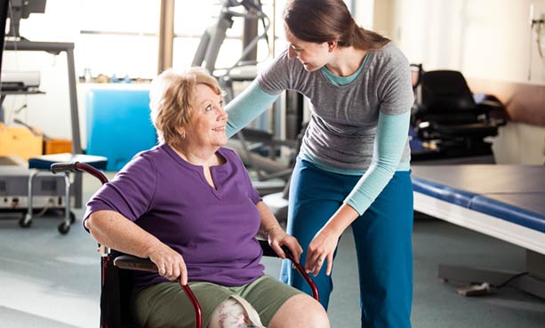 woman with prosthetic leg